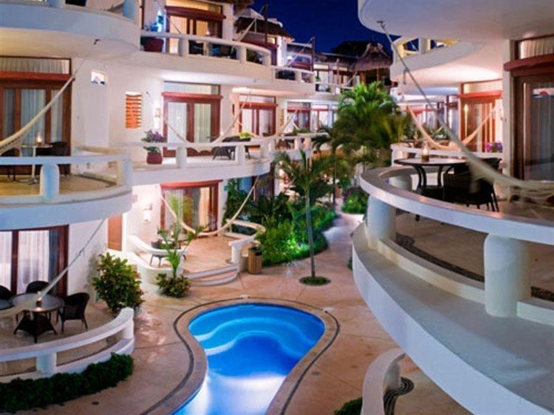 Blue Parrot Suites Плайя-дель-Кармен Екстер'єр фото